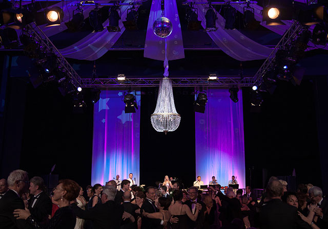 Das Berlin-Starlight-Orchestra zum Opernball Norderstedt